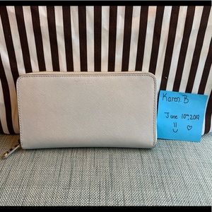 ❗️SOLD❗️Henri Bendel Continental Zip Around Wallet